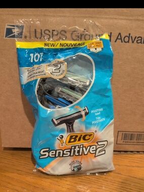 BIC Sensitive2 Disposable Razors - Blue & Black (10 ct)